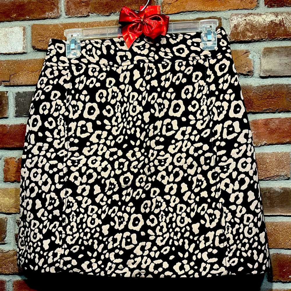 NWT Loft ladies skirt. Size 2 brown with pink leopard spots. Lined